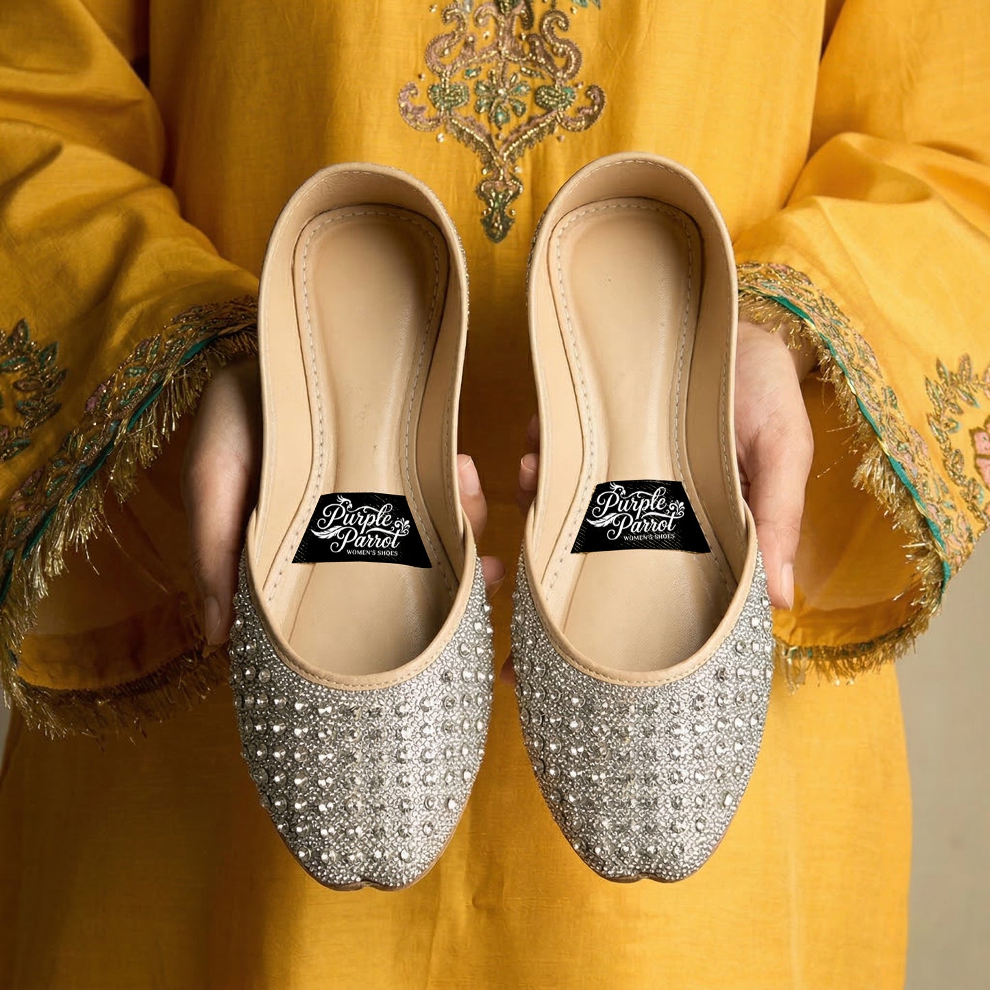 ROSHNE (WHITE)